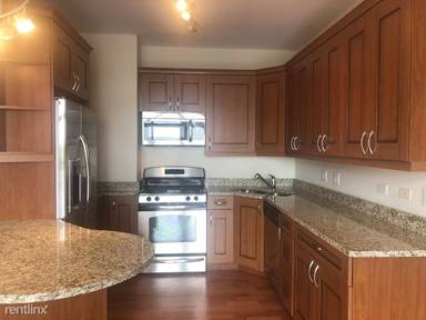 Main picture of 6957 N Greenview Ave