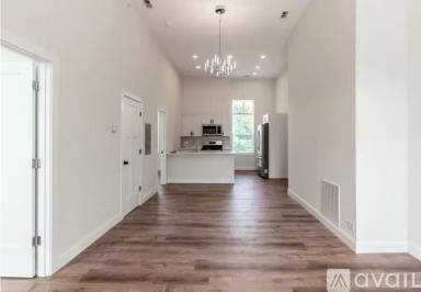 Main picture of 441 W Main St