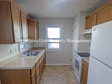 Main picture of 2955 Madison Ave