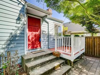 Main picture of 4040 35th Ave SW