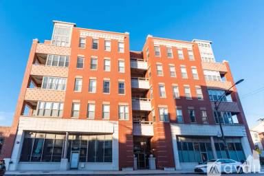 Main picture of 2700 W Belmont Ave