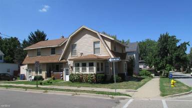 Main picture of 227 Diamond Ave NE