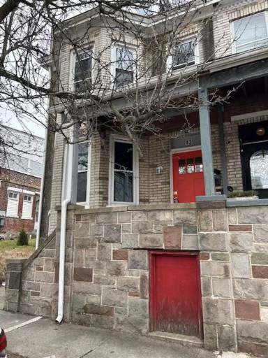 Main picture of 43 S 13th St