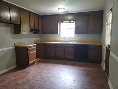 Main picture of 203 Gateway Dr