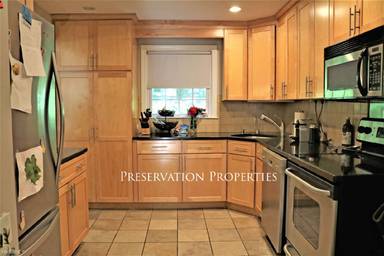 Main picture of 3 Town House Dr