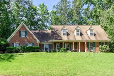 Main picture of 179 Lakeside Dr NW