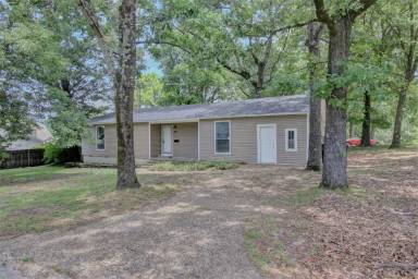 Main picture of 621 Nebling Rd
