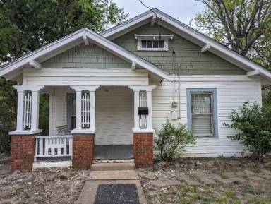 Main picture of 1106 E Chaffin St
