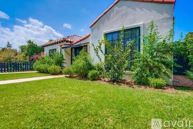 Main picture of 1319 Carmona Ave