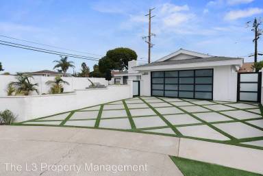 Main picture of 22002 Newport Cir