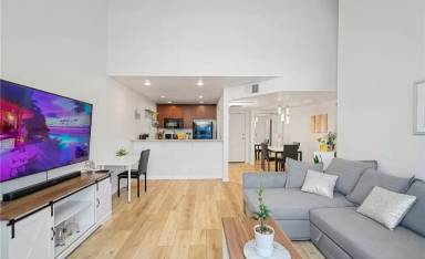 Main picture of 20253 Keswick St