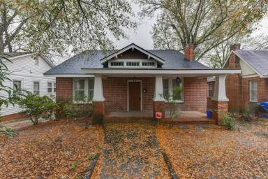 Main picture of 2204 College St
