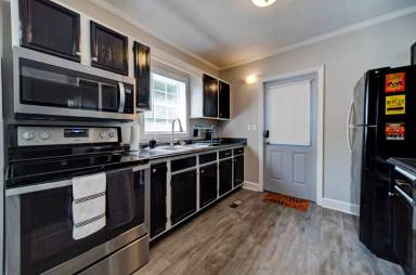 Main picture of 401 Kingwood Dr