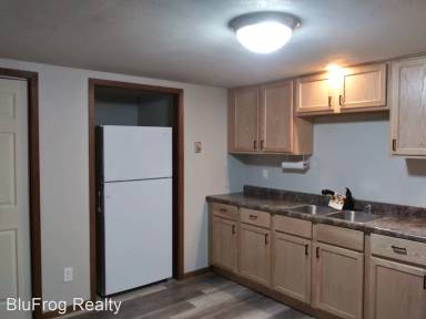 Main picture of 222 5th St NE