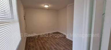 Main picture of 900 Shorecrest Ave