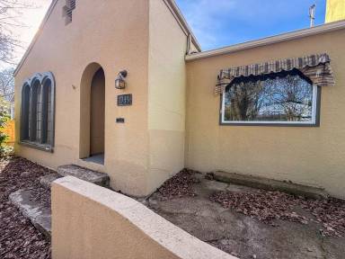 Main picture of 1945 High St SE