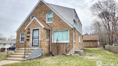 Main picture of 4327 Monroe St