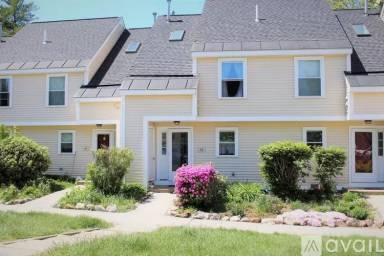 Main picture of 53 Modena Dr