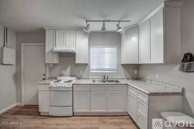 Main picture of 1800 W Elm St
