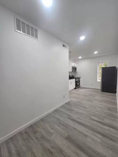 Main picture of 5163 Wakefield St