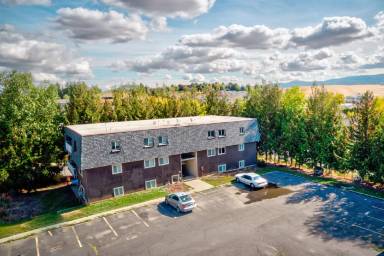 Main picture of 235 Lauder Ave