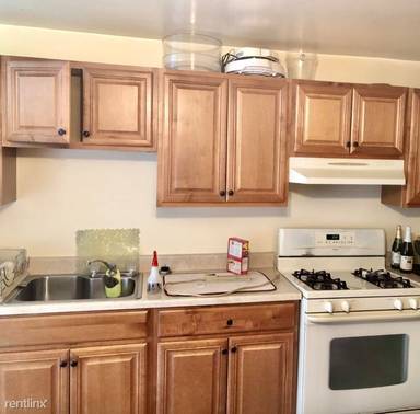 Main picture of 11 E 10th St