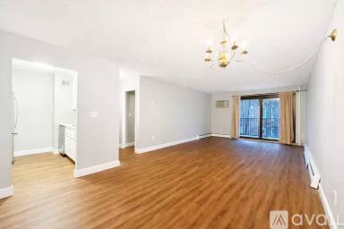 Main picture of 80 Pleasant St