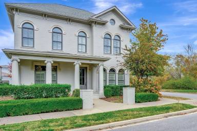 Main picture of 102 Fitzgerald St