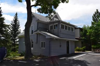 Main picture of 1895 Bluff St