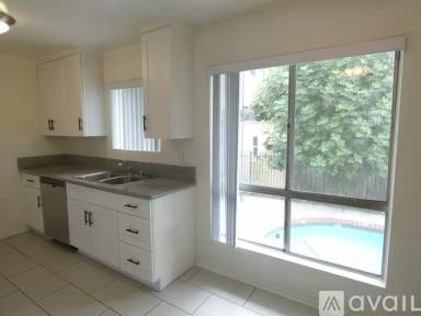 Main picture of 836 Westbourne Dr
