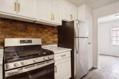 Main picture of 6035 Williamsburg Ct