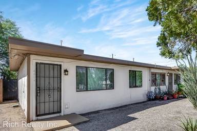 Main picture of 4204 E Flower St
