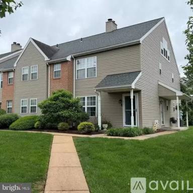 Main picture of 208 Kelly Ct