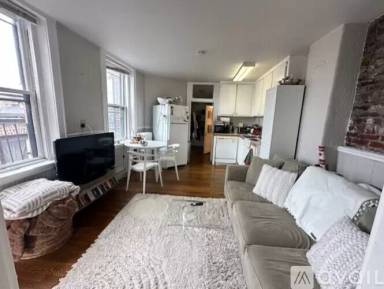 Main picture of 72 Revere St