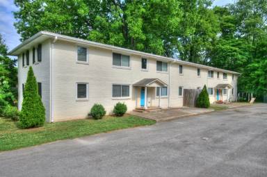 Main picture of 1401 McCullough Ave NE