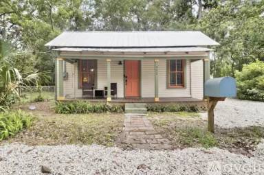 Main picture of 502 NW 6th Ave