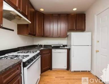 Main picture of 1249-55 W Henderson St & 3323-25 N Lakewood Ave