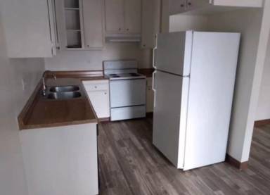 Main picture of 660 S Mollison Ave