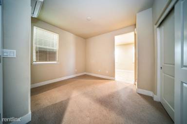 Main picture of 1182 S Wilshire Ave
