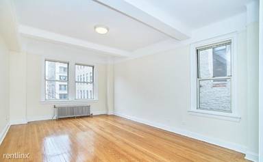 Main picture of 25 E 10th St