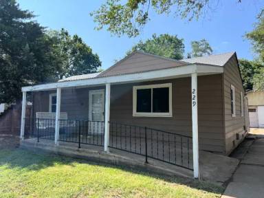 Main picture of 229 Alice St