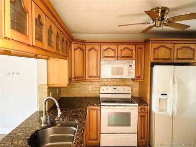 Main picture of 2820 Riverside Dr