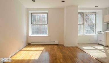 Main picture of 437 E 12th St