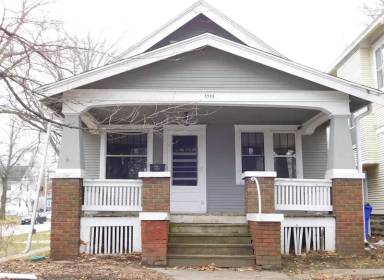 Main picture of 1841 Grande Ave SE