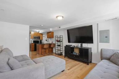 Main picture of 528 S 4th St