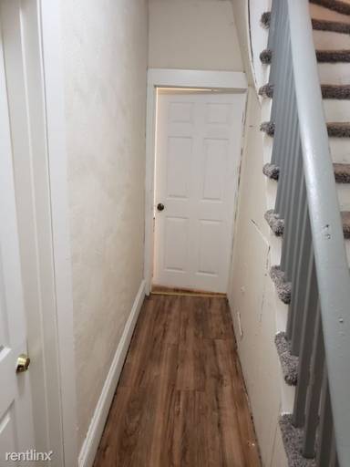 Main picture of 204 N 1st St