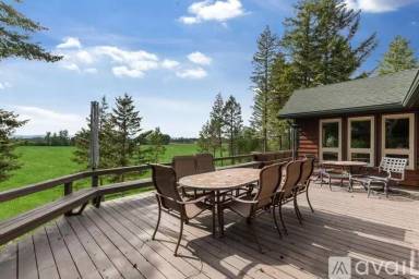 Main picture of 900 Riverside Rd