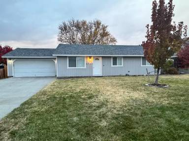 Main picture of 3143 Lupine St