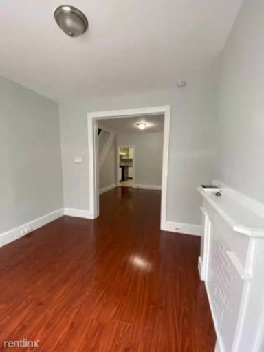 Main picture of 1334 S Mole St