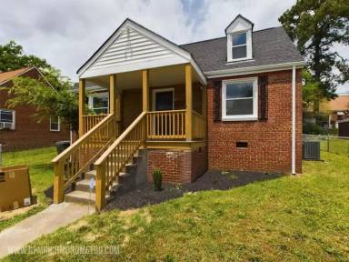 Main picture of 1002 Jamestown Ave